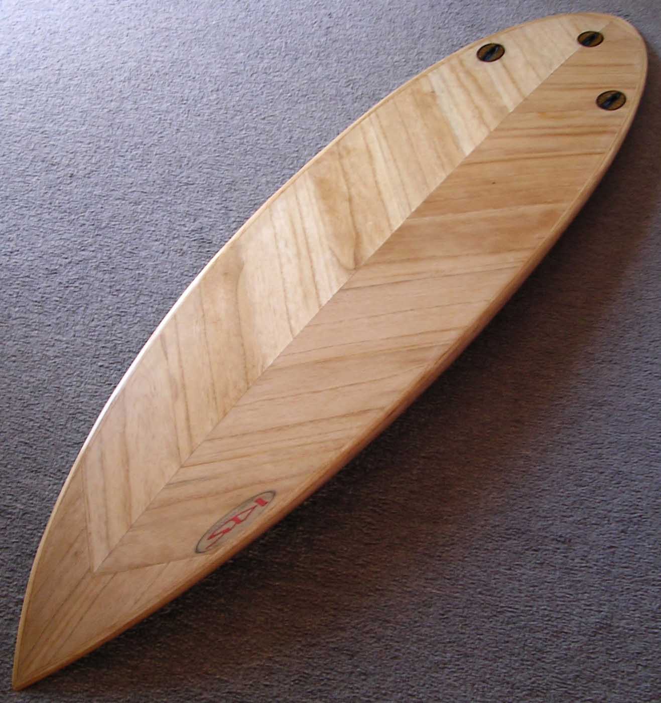 Tabla de surf con madera de paulownia